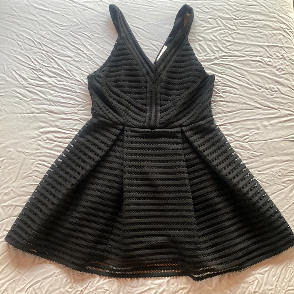 Sleeveless Forever 21 party dress